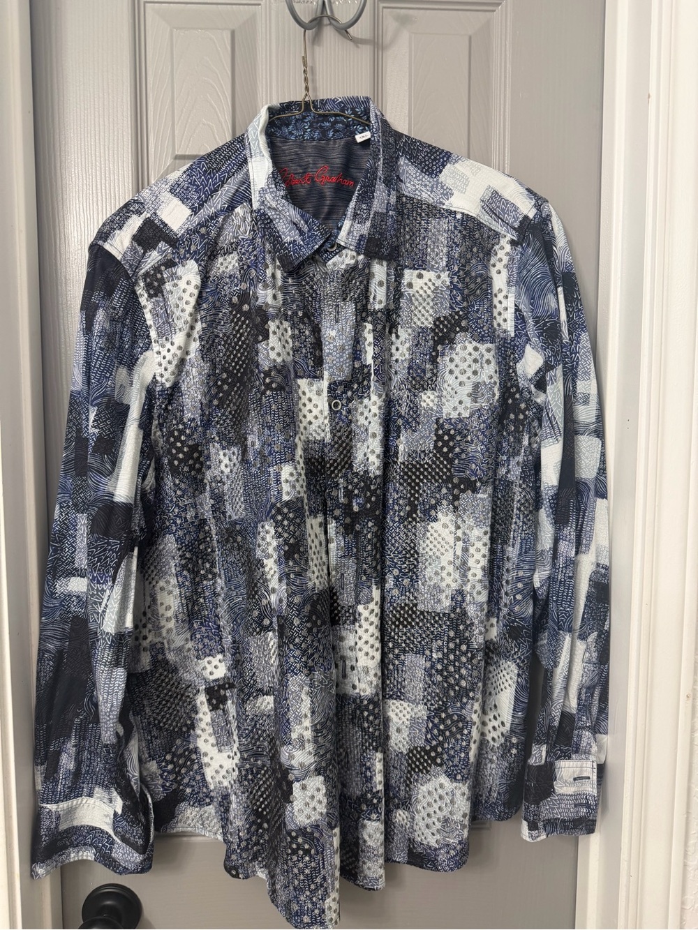 Robert Graham Embroidered Collar Shirt